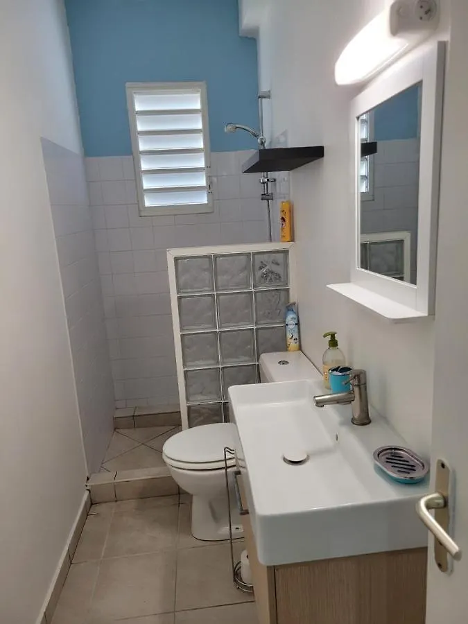 Quarto em Acomodações Particulares Logement Acces Piscine Basse-Terre